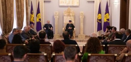 Ամենայն Հայոց Կաթողիկոսը շնորհավորել է Մայր Աթոռի պաշտոնեությանը