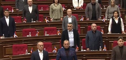 ԱԺ 8-րդ գումարման 7-րդ նստաշրջանը պատգամավորները սկսեցին օրհներգով