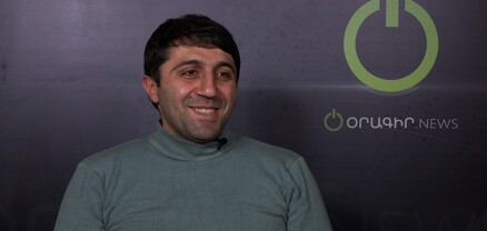 Ո՞վ է հայտնիներին նմանակող Արամ Մանուկյանը