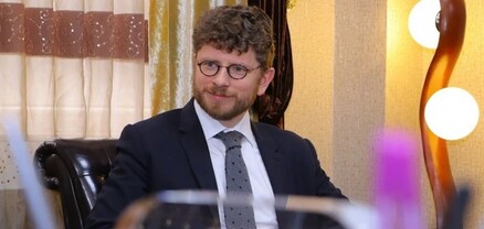Ֆրանսիայի դեսպան Օլիվիե Դըկոտինյին հայերենով շնորհավորել է Սուրբ Ծննդյան տոնի առթիվ