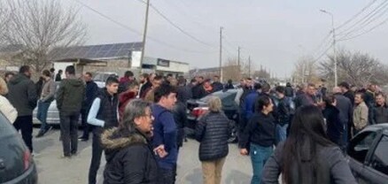 Բնակիչները փակել են Ջրահովիտի ճանապարհը. պնդում են, որ մարզպետարանը շրջանցում է կառավարության որոշումը. aysor.am
