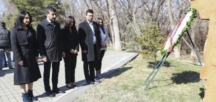ՀՀ ԱԺ ՔՊ-ական խմբակցության պատգամավորները հարգանքի տուրք են մատուցել Սումգայիթի զոհերի հիշատակին