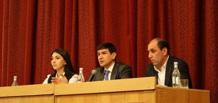 Արագածոտնի մարզպետը հանդիպել է Լեռնային Ղարաբաղից բռնի տեղահանվածների հետ