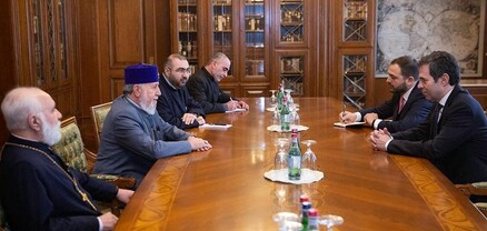 Ամենայն Հայոց Կաթողիկոսն ընդունել է ՀՀ-ում Հունաստանի դեսպանին