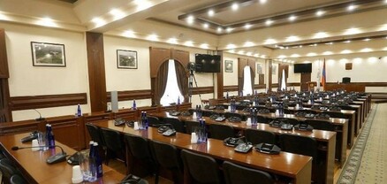 Բա թե՝ «ժողովրդավարության բաստիո՜ն», ժողովրդավարության եսիմ ինչ. «Փաստ»