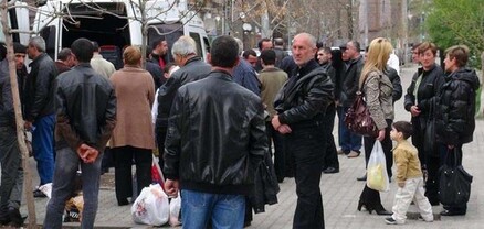 Միադմ ընդեղ հարկ տուր, միադմ ըստեղ, իմ քյարս որն է, էլ ընչի կերթամ. խոպանչի
