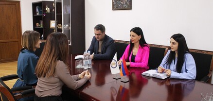Անահիտ Մանասյանն ընդունել է «Ճախրուկ» մշակութային ՀԿ հիմնադիրներին
