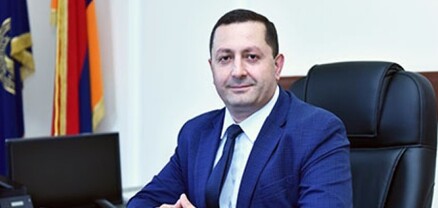 ԵՊՀ ռեկտորը շարունակում է ամաչել իր կենսագրությունից