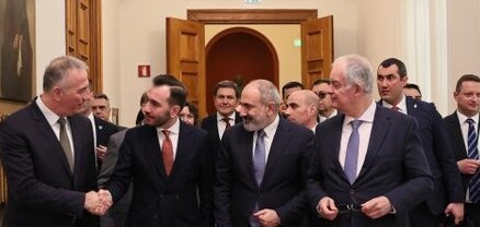 Փաշինյանը հանդիպել է Հունաստանի խորհրդարանի նախագահի և խորհրդարանական բարեկամական խմբի անդամների հետ