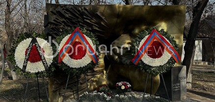Քաղաքական գործիչները հարգանքի տուրք են մատուցում մարտի 1-ի զոհերի հիշատակին․ ՈւՂԻՂ