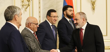 Արտահերթ ընտրությո՞ւն, թե՞ պատերազմ. ներիշխանական առնետավազքի հակառակ կողմը