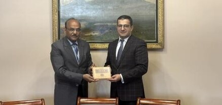 Մատենադարան է այցելել Հնդկաստանի ազգային արխիվների տնօրեն Սանջայ Գարգը