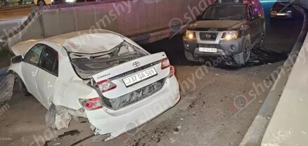 «Բելաջիո» ռեստորանի մոտ Toyota-ն բախվել է Ford-ին, հայտնվել թունելի սկզբնամասում և փակել ճանապարհը. կա վիրավոր. shamshyan.com
