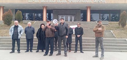 Երկիրը լինել-չլինելու գործընթացի առաջ է, դրոշակն առել, ասում է՝ Ռուսաստանին պիտի տշենք ըստից. Հրանտ Բագրատյան