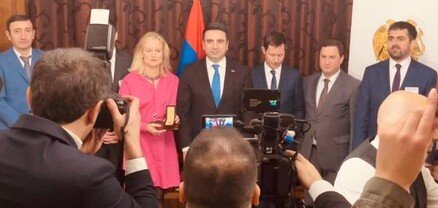 Ալեն Սիմոնյանը Եվրոպական խորհրդարանի մի խումբ պատգամավորների պարգևատրել է ԱԺ պատվո շքանշանով