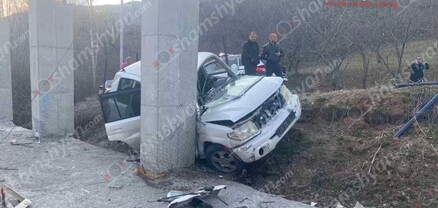 15-ամյա տղան «Mitsubishi»-ով բախվել է բետոնե սյանը․ 4 տղաներից 2-ը հոսպիտալացվել են. shamshyan.com