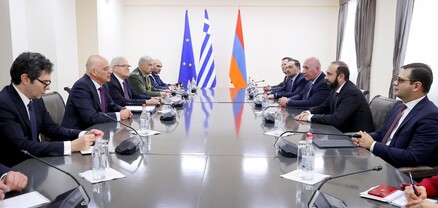 Արարատ Միրզոյանը հանդիպել է պաշտոնական այցով Հայաստանում գտնվող Հունաստանի պաշտպանության նախարարի հետ