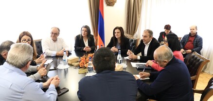 Էկոնոմիկայի փոխնախարարն ընդունել է Ֆրանսիայի Աղսո համայնքի ղեկավարի գլխավորած պատվիրակությանը