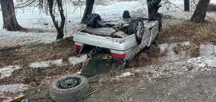 Լոռու մարզում «Mercedes»-ը դուրս է եկել երթևեկելի գոտուց և գլխիվայր շրջվել․ կա վիրավոր. shamshyan.com