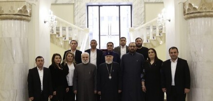Գարեգին Երկրորդն ընդունել է Վաղարշապատ համայնքի ավագանու «Էջմիածին» խմբակցության անդամներին