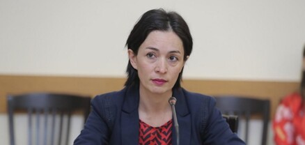 Նիկոլ Փաշինյանը կասկածի տակ է դնում ՀՀ բուհերի որակական հատկանիշները, իսկ Ժաննա Անդրեասյանը կողքին նստած լռում է․ Ժողովուրդ