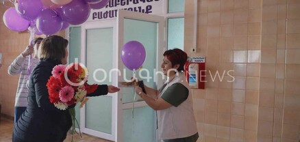 Ձեզ համար կանայք. տոնական ծաղիկներն ու գունավոր փուչիկները հասան նաև Գյումրիի ծննդատուն