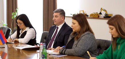 Գնել Սանոսյանն ընդունել է Ճապոնիայի դեսպանին