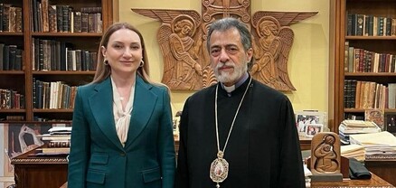 Դեսպան Մակունցը հանդիպել է Հայաստանյայց Առաքելական Սուրբ Եկեղեցու ԱՄՆ Արևմտյան թեմի առաջնորդի հետ