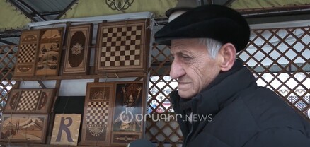 Եռագույնով և զինանշանով մոխրամաններ, սրբապատկերներով նարդիներ․ ինչ են վաճառում Վերնիսաժում
