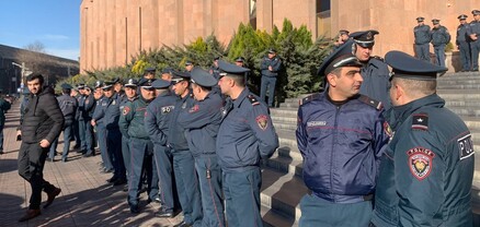 Դե՛մ եմ տրանսպորտի թանկացմանը. բողոքի ակցիա՝ քաղաքապետարանի դիմաց. ՈւՂԻՂ