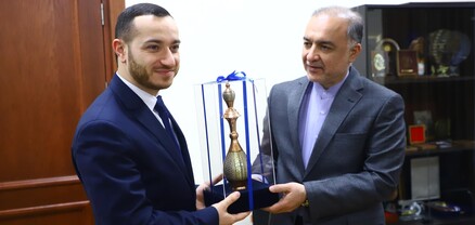 Մխիթար Հայրապետյանն ընդունել է Հայաստանում Իրանի դեսպան Մեհդի Սոբհանիին