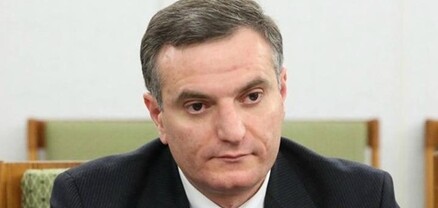 Քանի որ Նիկոլն ամեն բան անում է իր իսկ հայտարարածին հակառակ, հավանաբար եկել է «հանձնվելու» ժամանակը