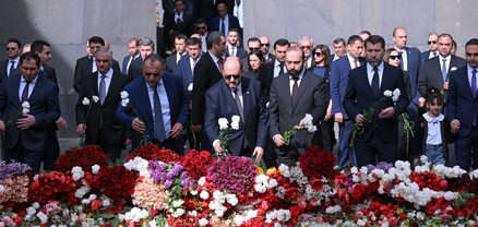 Արարատ Միրզոյանն այցելել է Ծիծեռնակաբերդի հուշահամալիր