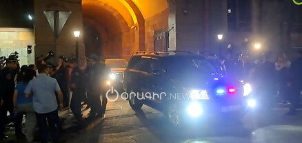 Կառավարական ավտոշարասյունը սլացավ ամոթանքի խոսքերի ներքո