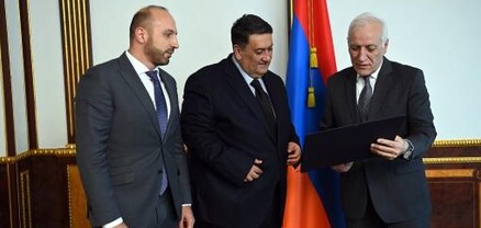 ՀՀ նախագահի անունից Երևանի կոնյակի գործարանի ղեկավարությանը շնորհակալագիր է հանձնվել