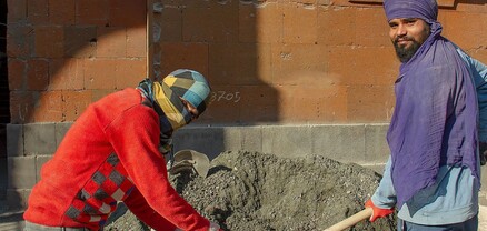 Գործարարը գոհ է, պաշտոնյան չի տրտնջում. հնդիկները լուծել են էժան աշխատուժի խնդիրը