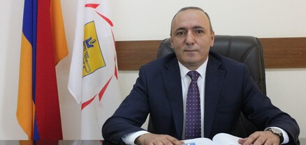 Երեւանի ավագանու ընդդիմադիր անդամները պահանջում են կանաչապատման ՀՈԱԿ-ի ղեկավարի հրաժարականը. Ժողովուրդ