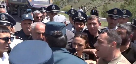 Ճանապարհը փակում եք, տաք թուրքի՞ն․ դուք հայրենիք ունե՞ք․ քաղաքացին՝ ոստիկաններին