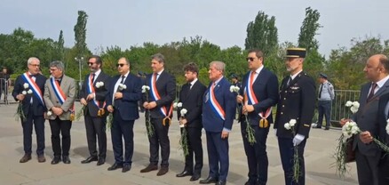 ՀՀ-ում Ֆրանսիայի դեսպանը հարգանքի տուրք է մատուցել Հայոց ցեղասպանության զոհերի հիշատակին