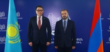 Պապոյանը Ղազախստանի իր գործընկերոջն է ներկայացրել «Խաղաղության խաչմերուկ» նախագիծը