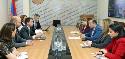 Նարեկ Մկրտչյանն ընդունել է Ասիական զարգացման բանկի ներկայացուցիչներին