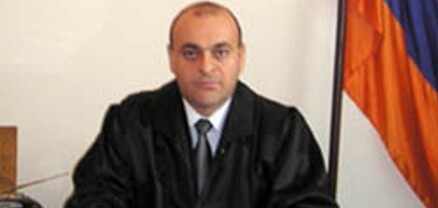 Արմավիրում 37-ամյա ամբաստանյալը հայհոյել է դատավորին, սպառնացել, ու ինքնավնասում կատարել. shamshyan.com