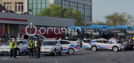 Հարյուրավոր ոստիկաններ ու ավտոբուսով բերվող «հատուկ» աջակիցներ․ Փաշինյանն այցելում է Ծիծեռնակաբերդ