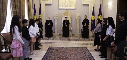 Ամենայն Հայոց Կաթողիկոսն ընդունել է «Հովնանյան» վարժարանի սաներին