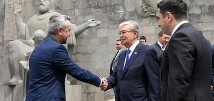 Ղազախստանի նախագահը Մատենդարանին է նվիրել Ալմա-Աթիում ծնված հայտնի հայ քանդակագործի քանդակը