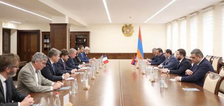 Սուրեն Պապիկյանն ընդունել է Ֆրանսիա-Հայաստան բարեկամական խմբի ղեկավար