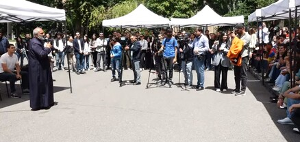 Բագրատ Սրբազանը ԵՊՀ-ում բաց դաս է անցկացնում․ ՈւՂԻՂ