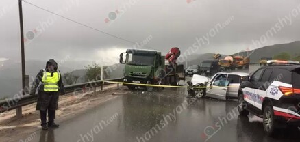 Տավուշի մարզում բախվել են «Mercedes»-ն ու «Iveco» «մանիպուլյատոր»-ը․ կա 3 վիրավոր. shamshyan.com