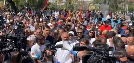 Դասապրոցես չի ընթանում, դասադուլ է. Բագրատ Սրբազանը ԵՊՀ-ում էր