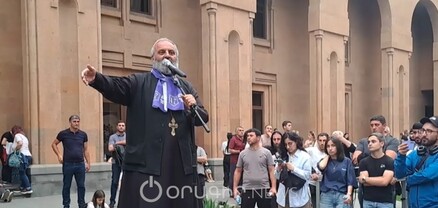 Առավոտյան մեքենաներով մուտք ենք գործում Հանրապետության հրապարակ. Բագրատ Սրբազանը՝  վաղվա անելիքների մասին